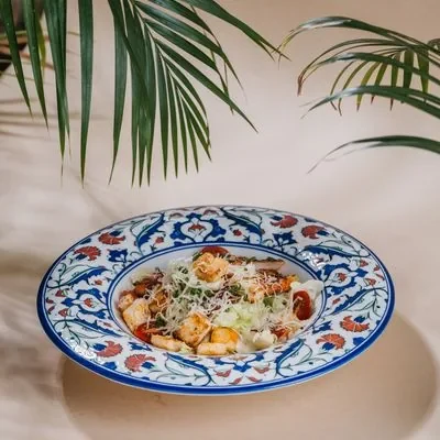 Салат цезарь с курицей